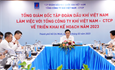 Petrovietnam CEO Le Manh Hung works with PV GAS