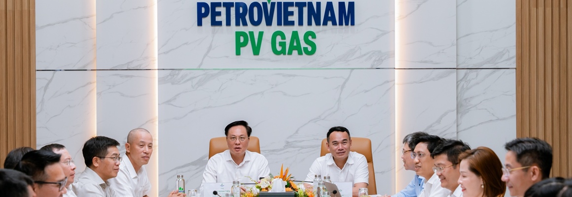 Chủ tịch HĐQT và Tổng Giám đốc PV GAS làm việc với các đơn vị trực thuộc tại khu vực Đông...