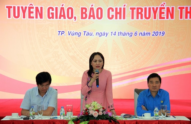 Đồng chí Nghiêm Thùy Lan, Chủ tịch CĐ DKVN phát biểu khai mạc Hội nghị