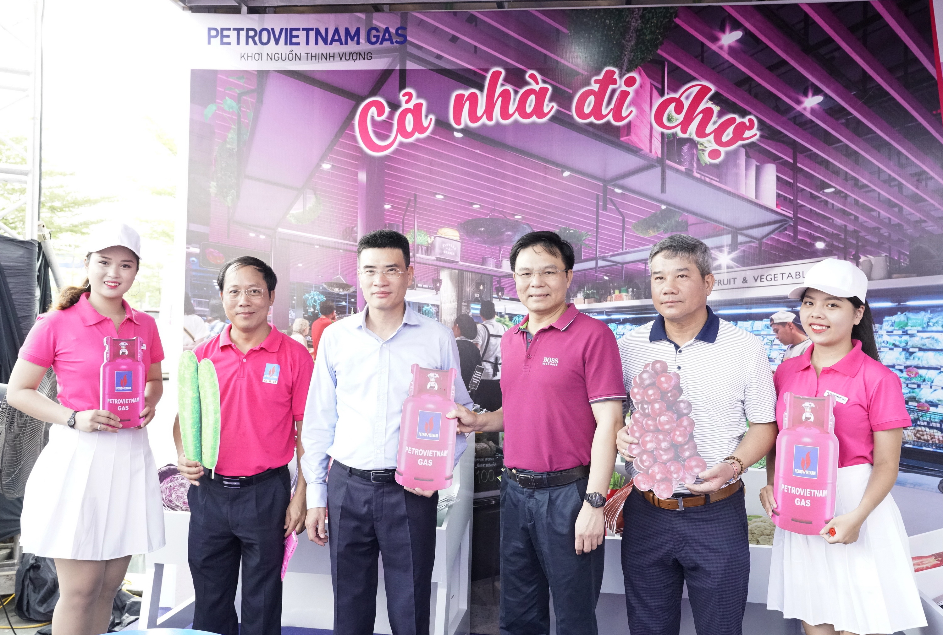 Lãnh đạo PVN và PV GAS ủng hộ Ngày hội PV GAS giới thiệu sản phẩm bình gas Petrovietnam gas