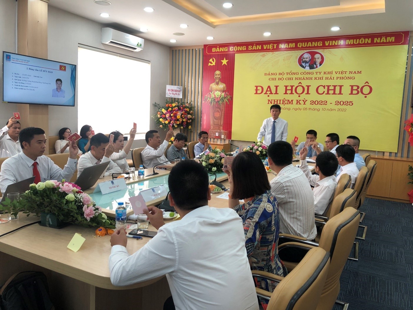 Quang cảnh Đại hội Chi bộ