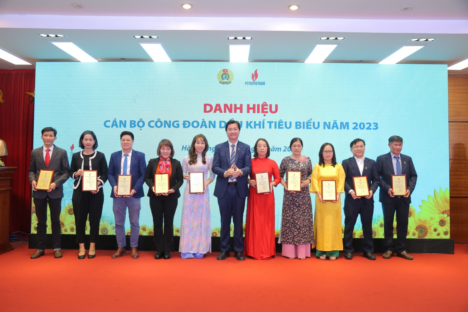 Trao Danh hiệu cán bộ Công đoàn Dầu khí tiêu biểu năm 2023