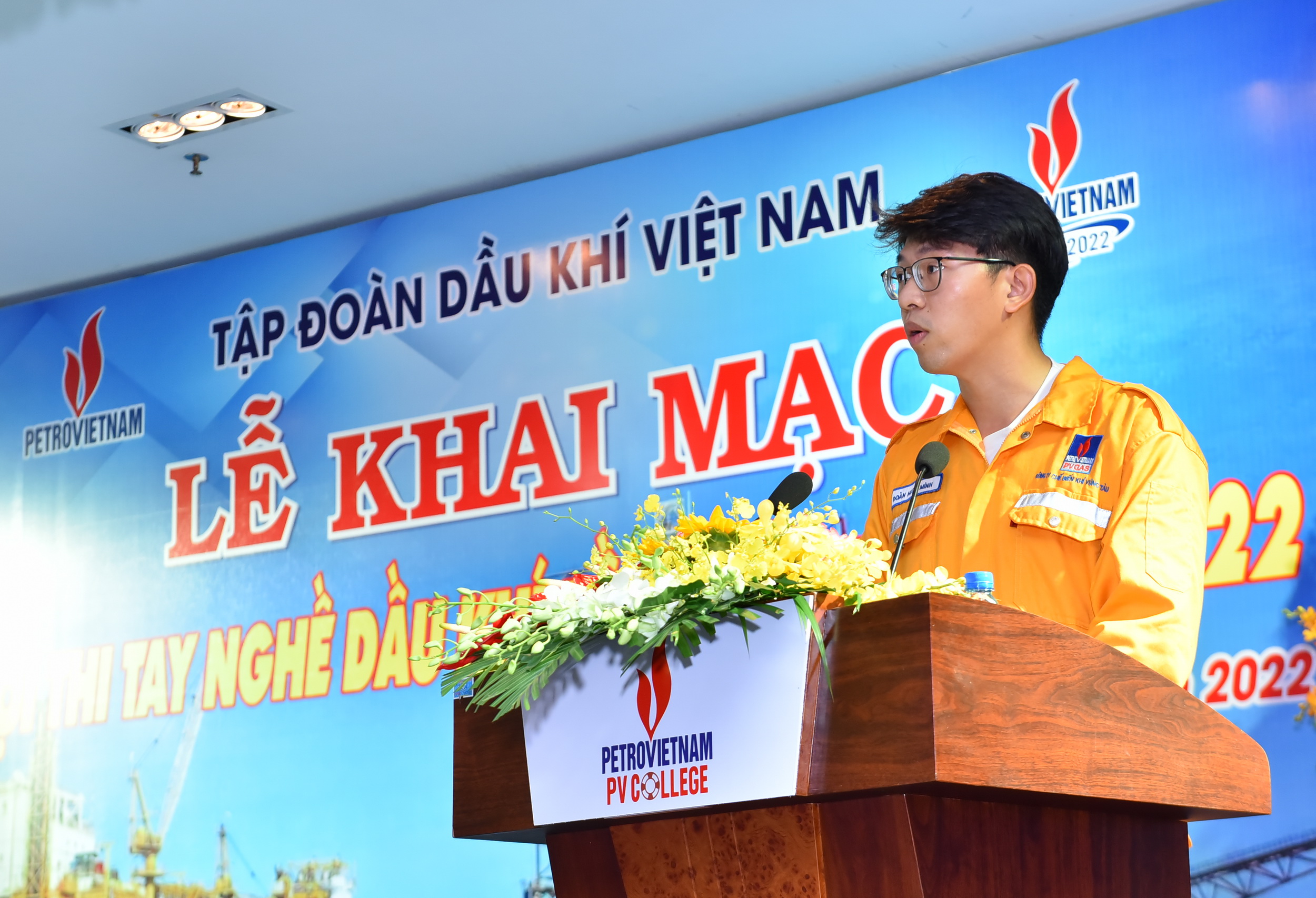 Anh Đoàn Ngọc Minh - Kỹ sư Điện, Công ty Chế biến Khí Vũng Tàu, đại diện các thí sinh phát biểu, ghi nhận những cảm xúc của tập thể NLĐ Dầu khí