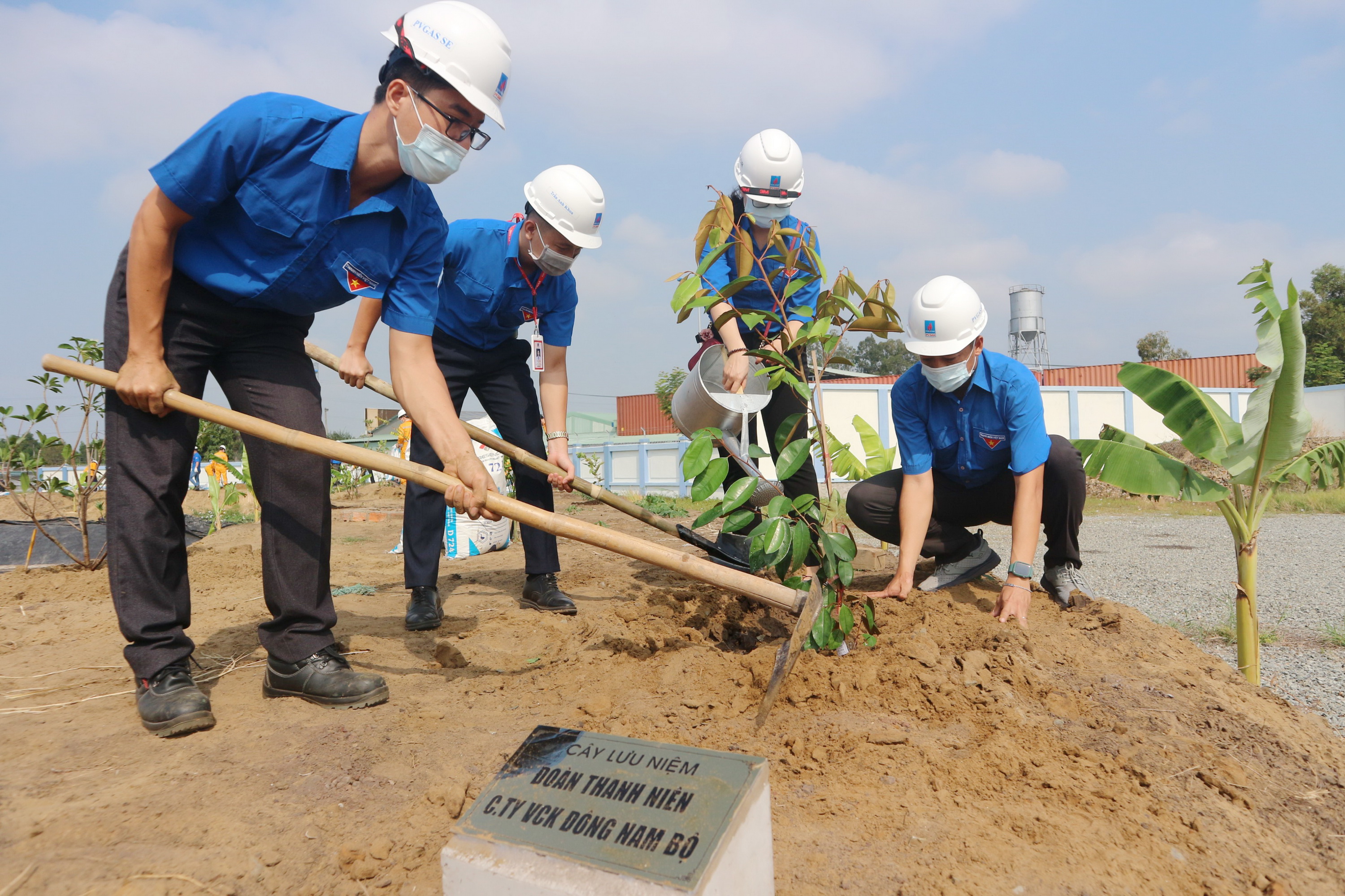 Tuân thủ đeo khẩu trang và phòng chống dịch bệnh ở mọi hoạt động xã hội cộng đồng theo quy định