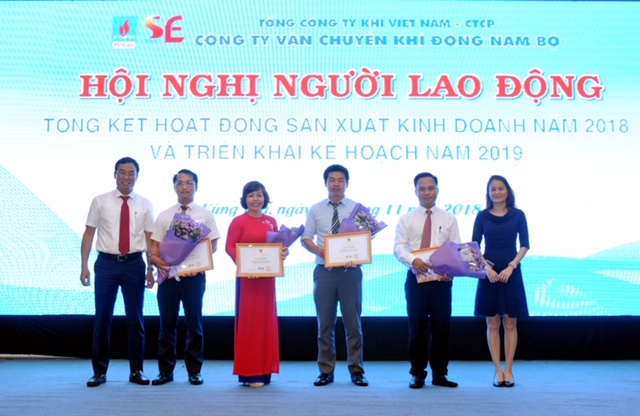 Khen thưởng các tập thể xuất sắc 2018