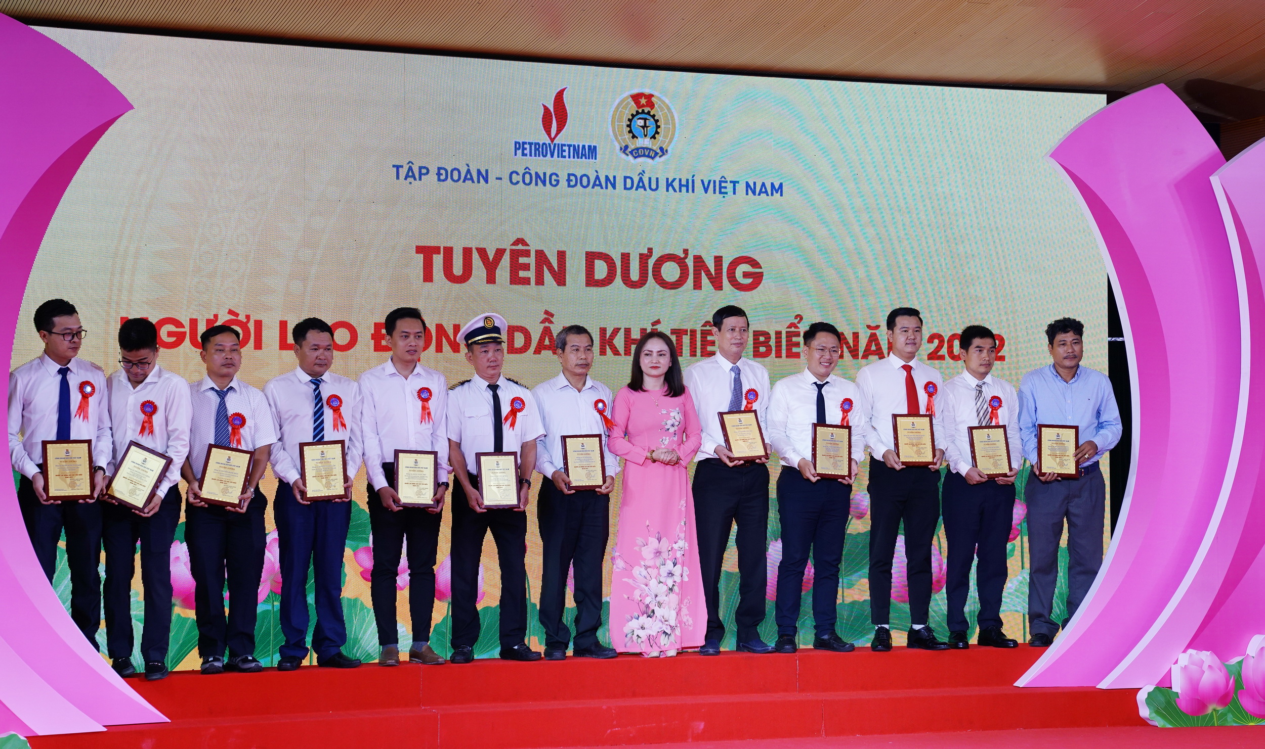 Tuyên dương Người lao động Dầu khí tiêu biểu năm 2022, trong đó có 5 NLĐ tiêu biểu của PV GAS