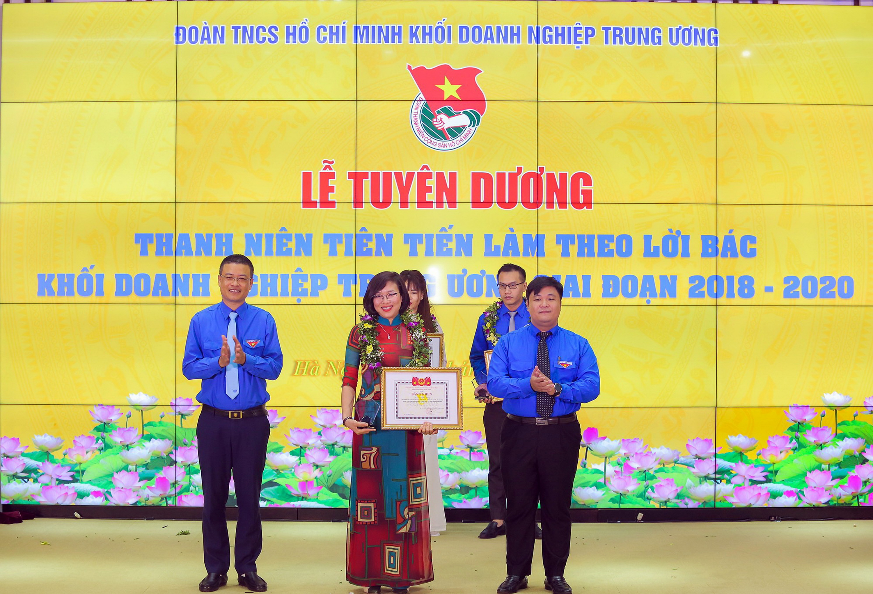 Tuyên dương gương thanh niên KCM Võ Thị Nhã Phương