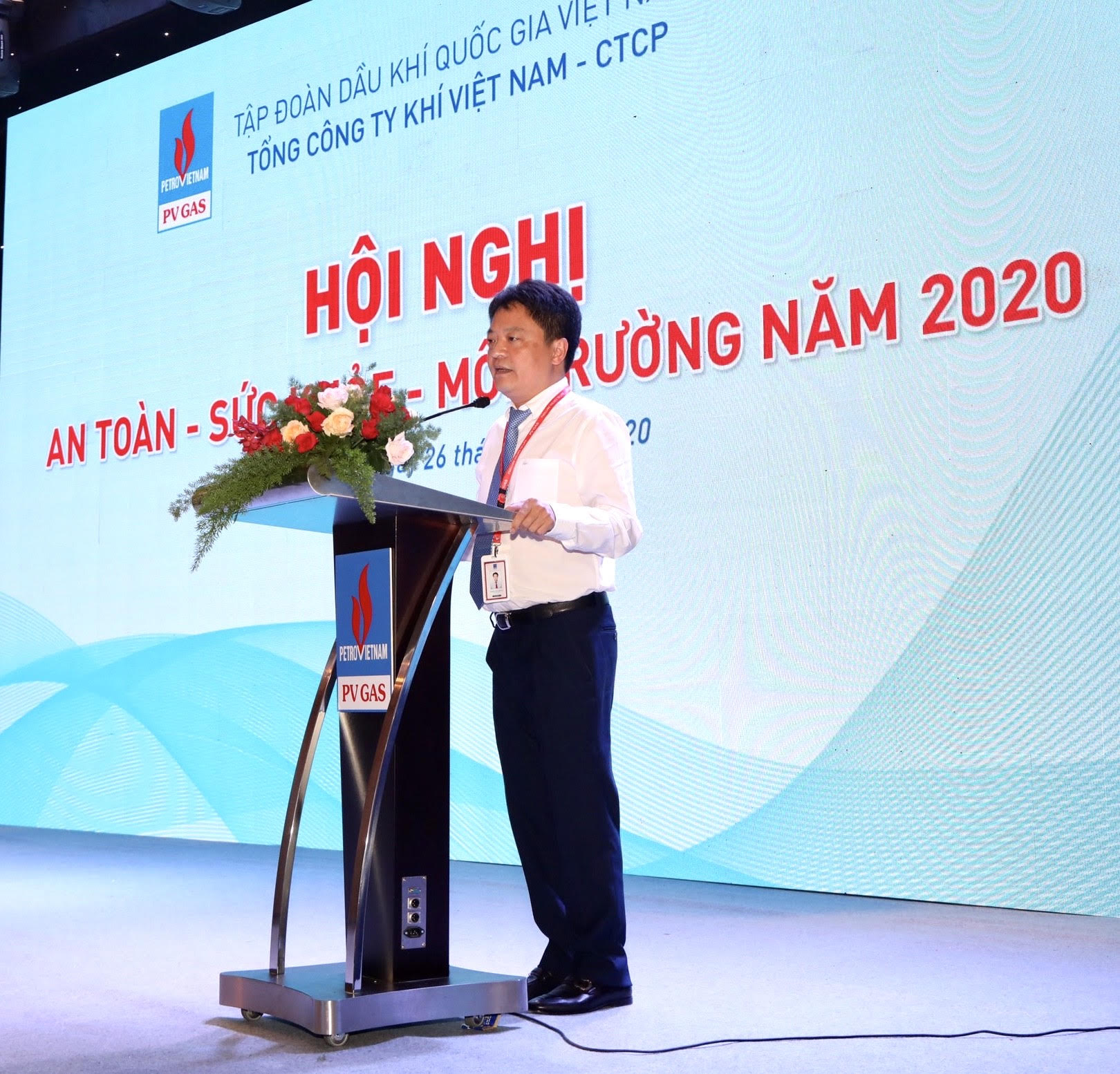 Ông Hoàng Văn Quang PTGĐ PV GAS kết luận Hội nghị